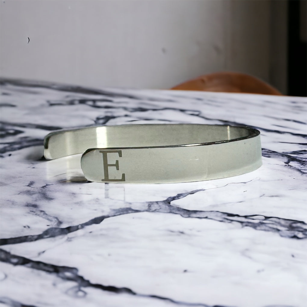 Brazalete de acero inoxidable (Plata)