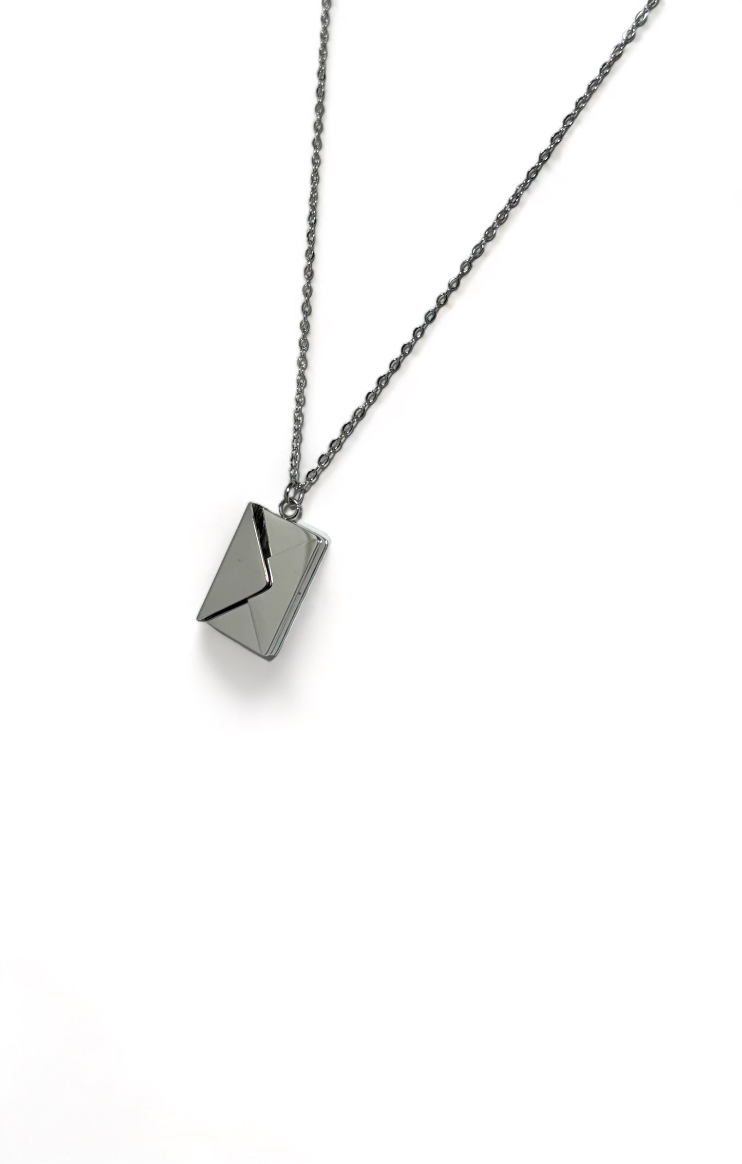 Collar sobre con carta