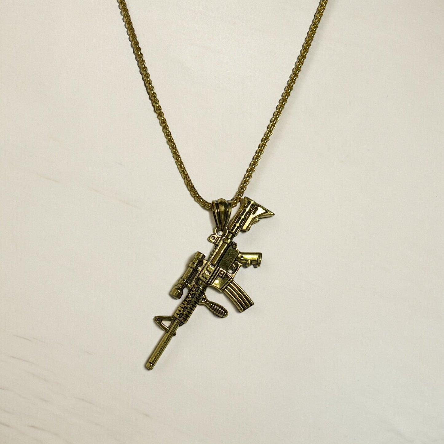 Collar con arma (no personalizable)