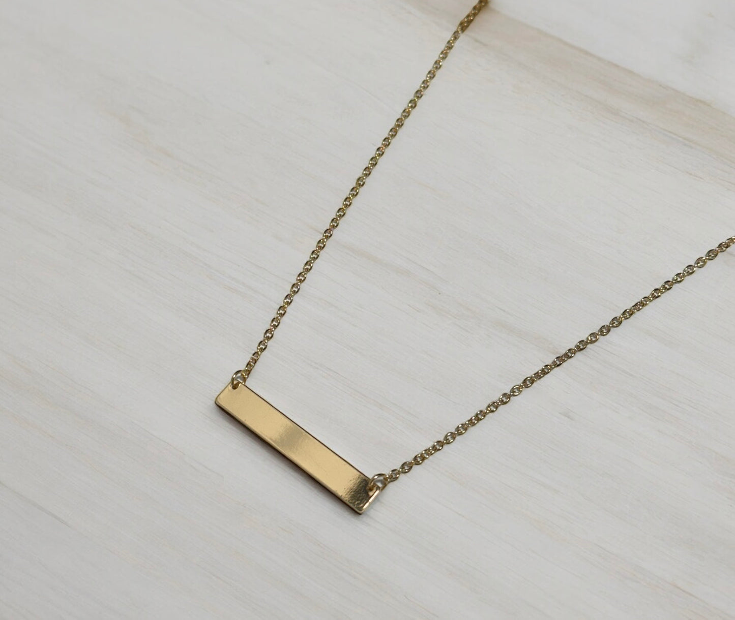 Collar elegante dorado